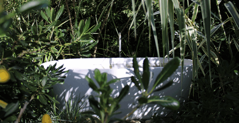 Une baignoire comme point d'eau (photo tec tec paysage)