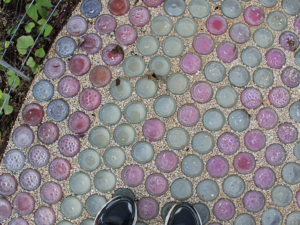 chemin en Q de bouteille de verre photo de tec tec paysage festival Chaumont sur loire